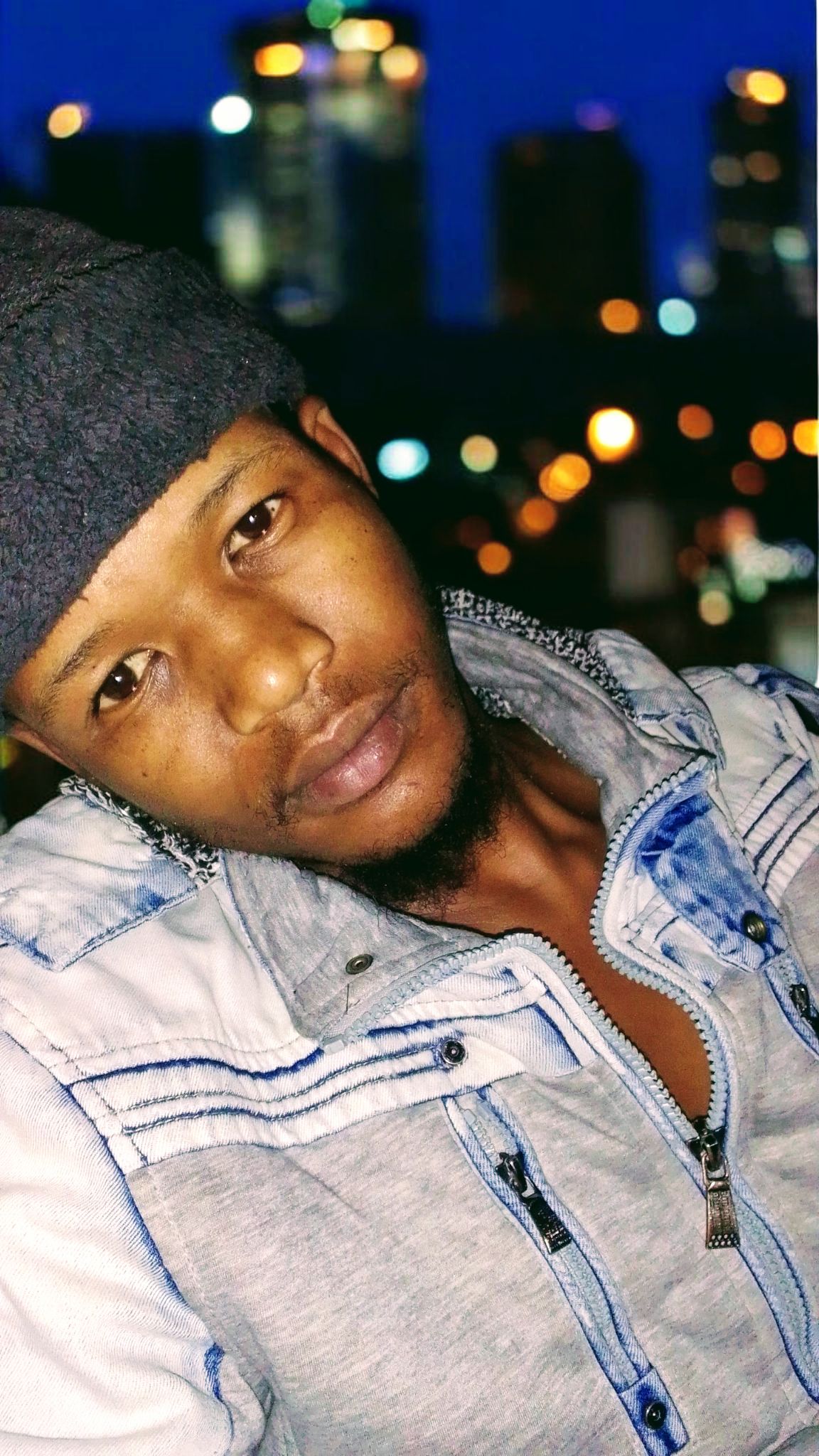 Cornelius Mokoena_RoyalzDesignz profile photo