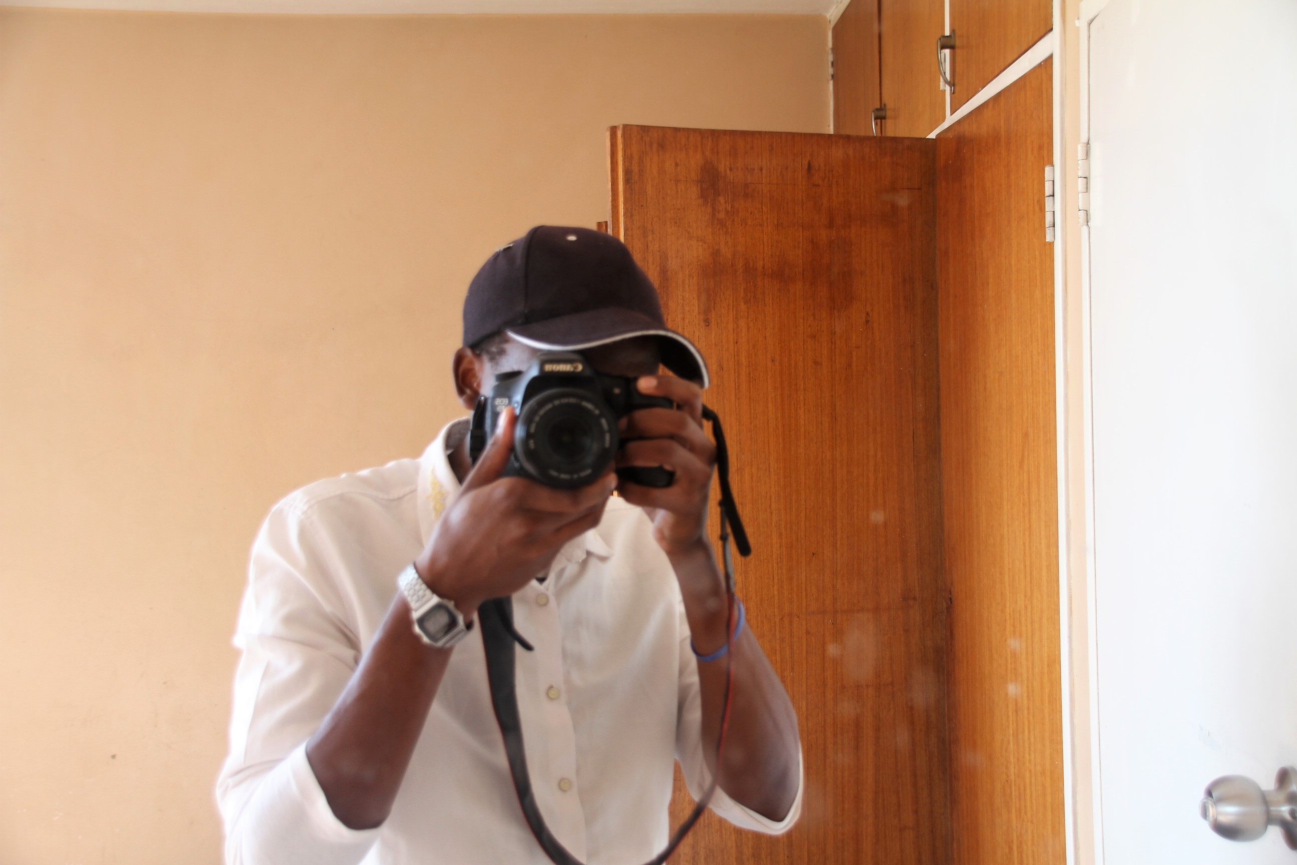 Unphotogenic photographer profile photo