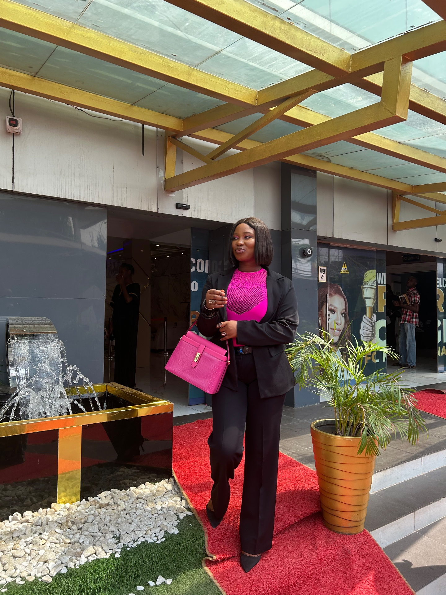 gloryetim5299 profile photo