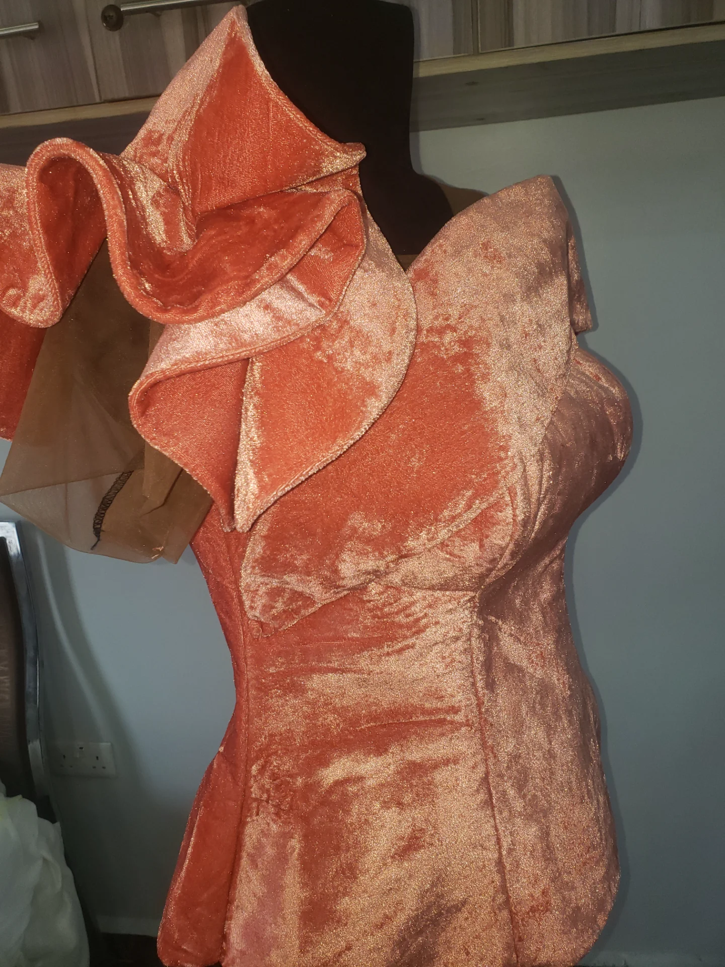 Beautifuly tailored Flounce