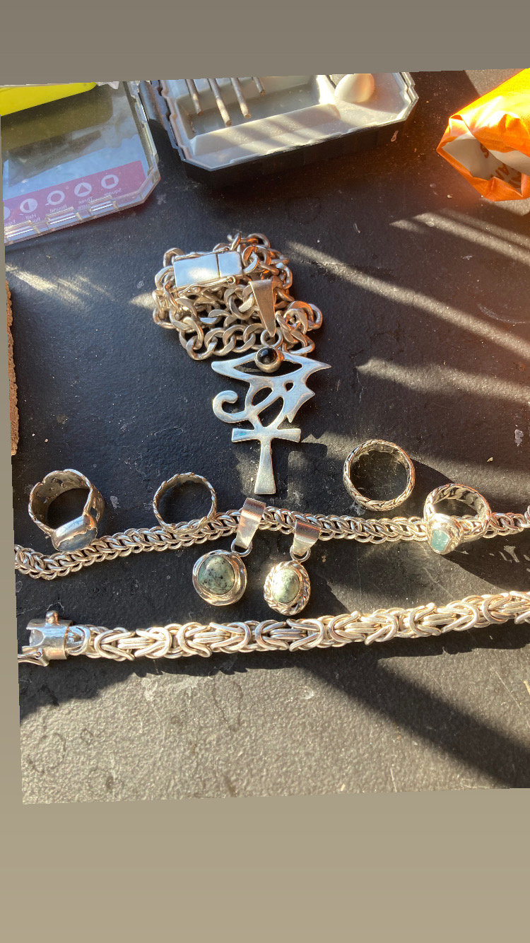 7CBBD271-40A1-4FA9-A0BE-3AFA834F3166