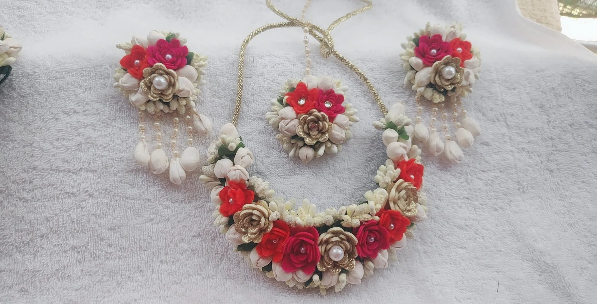 Flower jewellery