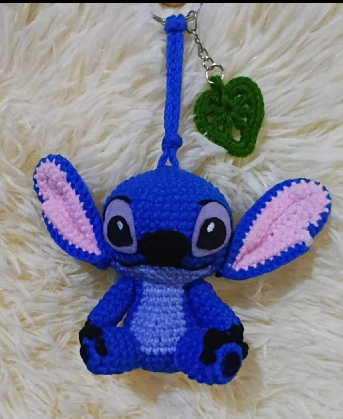 1000087658 by ZELIN , crocheter