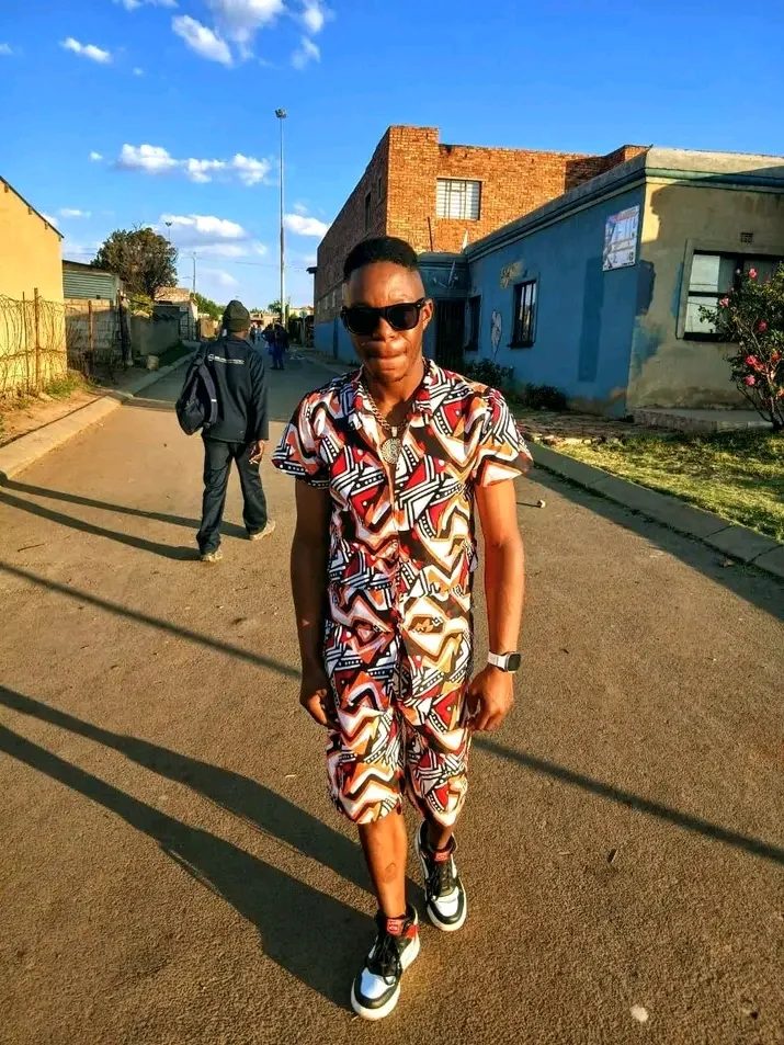 SELECTED DESIGNS by sammysekuba602, golden swag