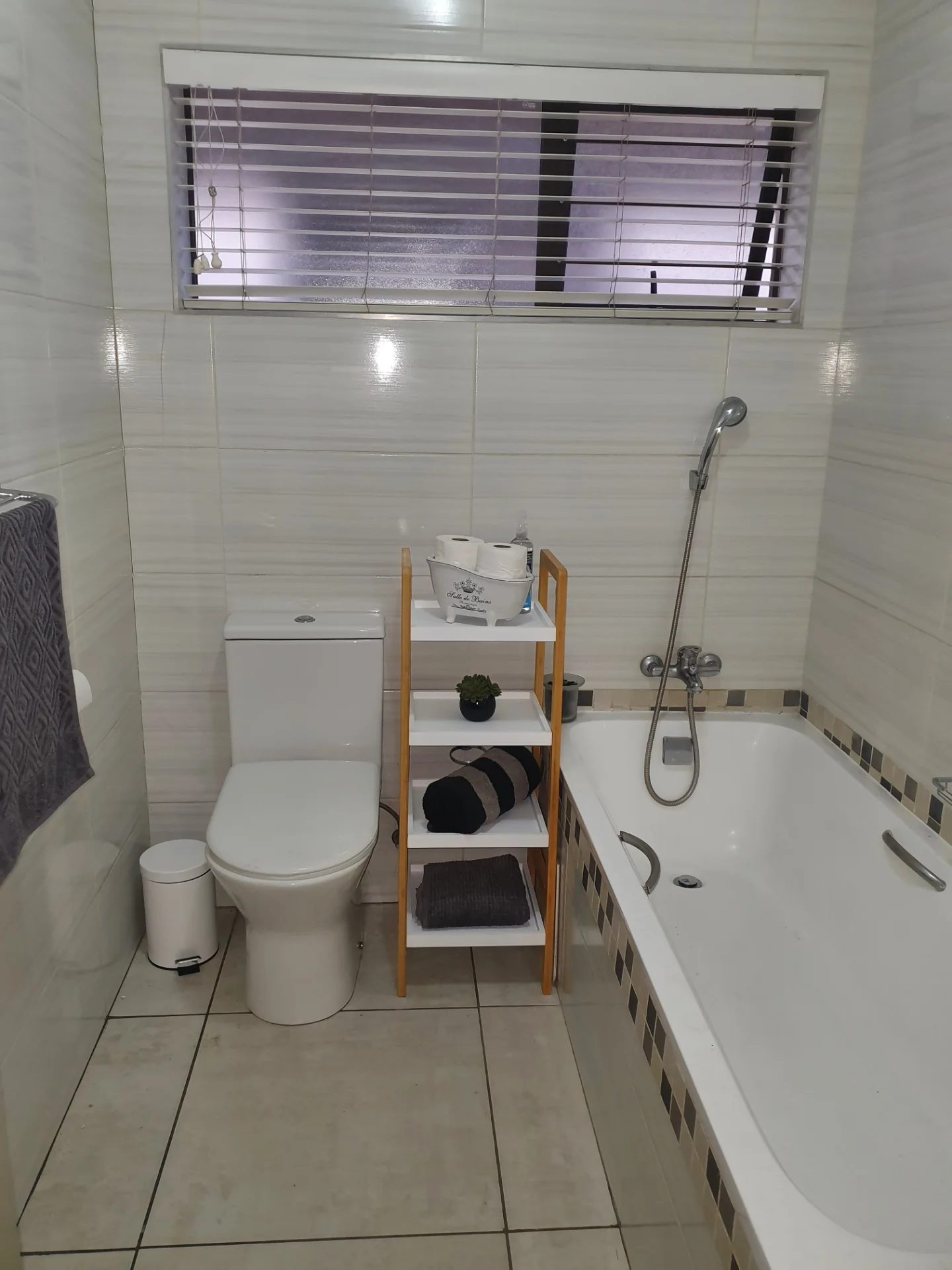Bathroom by angie_fernandes, interior decorating/ design