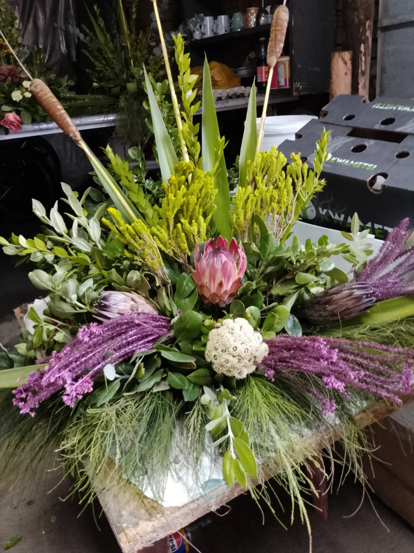 1000097754 by elhaamzenobia, flower arranging