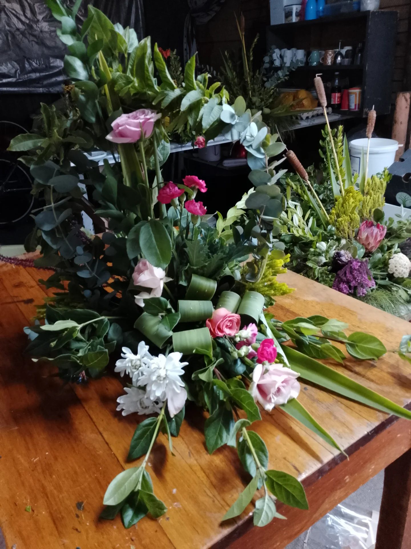 1000097753 by elhaamzenobia, flower arranging